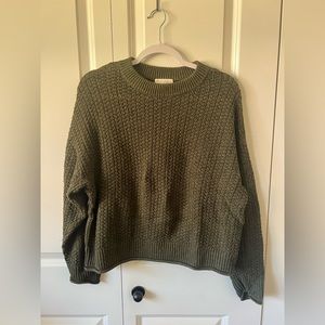 Women’s Cable-knit sweater